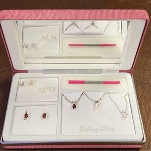 GENUINE GARNET/FRESH WATER PEARL/CUBIC ZIRCONIA NECKLACE AND EARRING SET